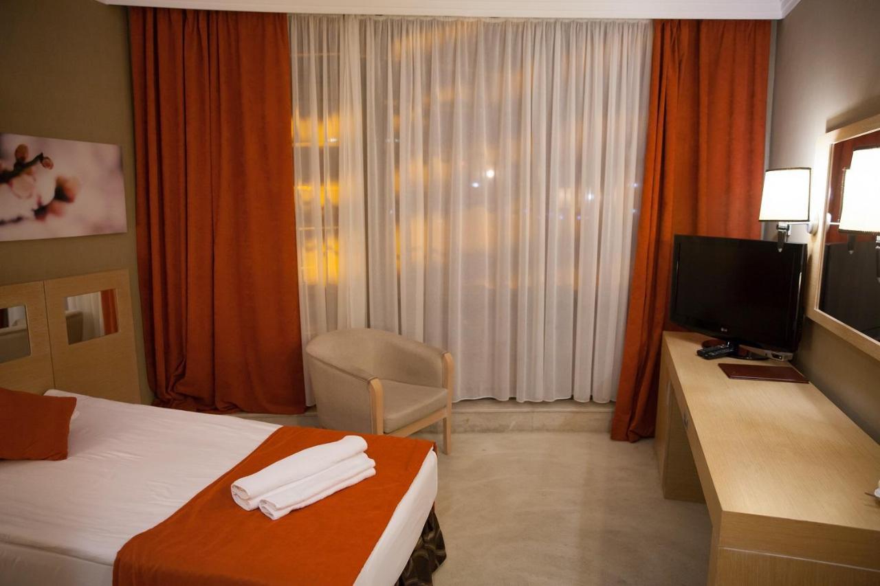 Alau Hotel